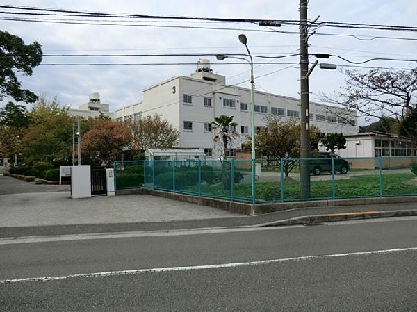 金沢中学校(金沢中学校まで700m 中学校近くで通学安心です♪)