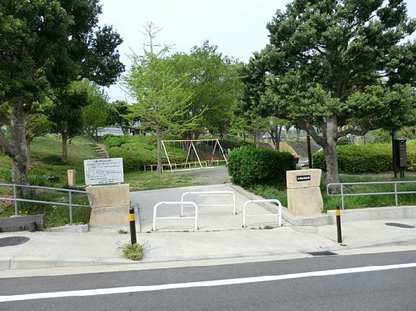 本郷台赤坂公園(本郷台赤坂公園まで120m)
