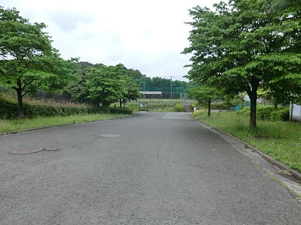 上菅田東部公園(上菅田東部公園まで350m)