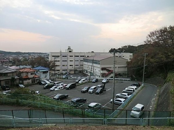 横浜市立柏尾小学校(横浜市立柏尾小学校まで900m)