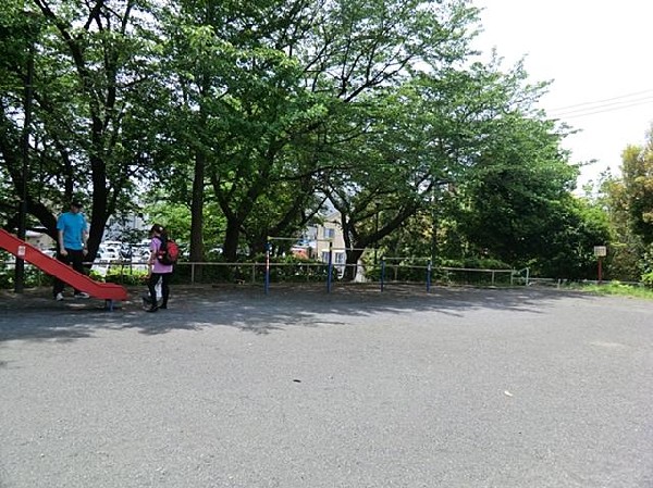 二俣川宮沢公園(二俣川宮沢公園まで50m)