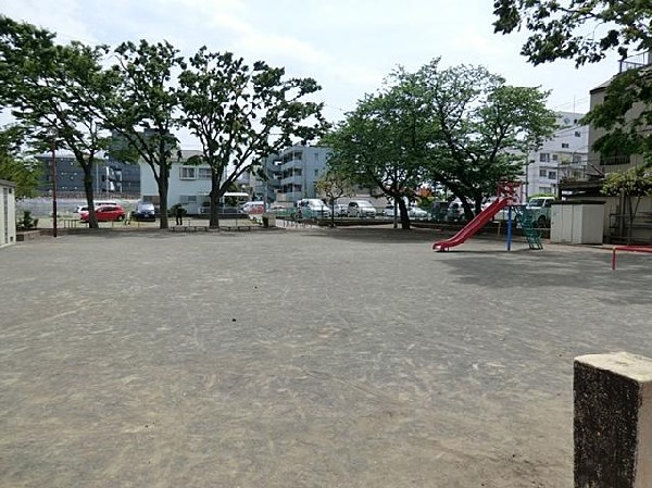 釜利谷公園(釜利谷公園まで130m)