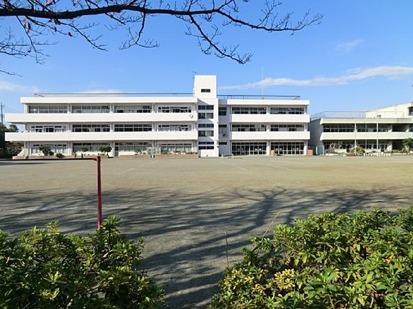 横浜市立港南台第三小学校(横浜市立港南台第三小学校まで70m)