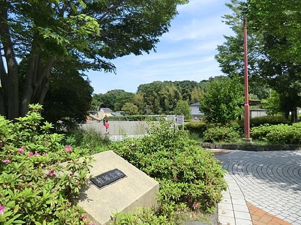 桂坂公園(桂坂公園まで300m)