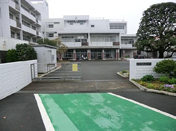 横浜市立栗田谷中学校(横浜市立栗田谷中学校まで850m)