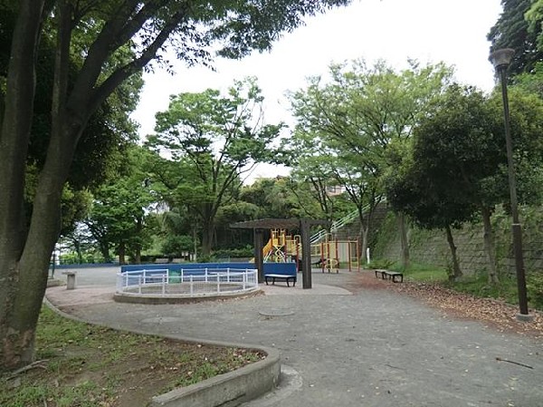 笹下奈良郷公園(笹下奈良郷公園まで240m 公園近くでお子様も安心して遊べます♪)