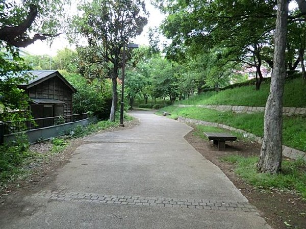 鶴ヶ峰公園(鶴ヶ峰公園まで500m)