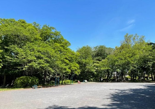 泉中央公園(泉中央公園まで900m)