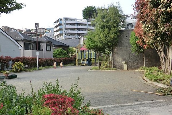 峰岡町一丁目公園(峰岡町一丁目公園まで350m)