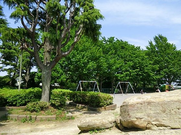鷹取公園(鷹取公園まで1300m)