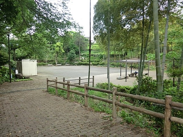 新井町公園(新井町公園まで700ｍ)