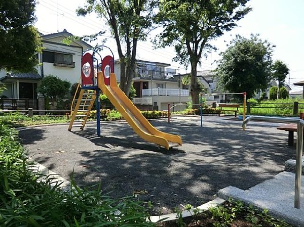 戸塚町南第三公園(戸塚町南第三公園まで60m)