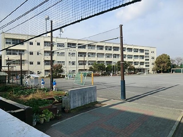 横浜市立南戸塚小学校(横浜市立南戸塚小学校まで750m)