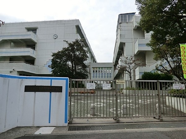 横浜市立根岸中学校(横浜市立根岸中学校まで600ｍ)