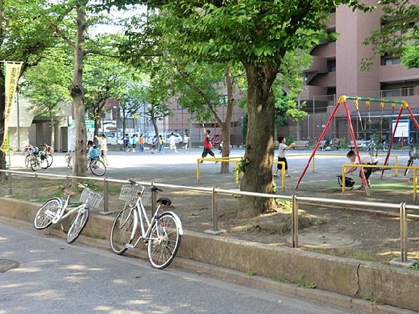 星川一丁目公園(星川一丁目公園まで450m 公園近くでお子様も安心して遊べます♪)