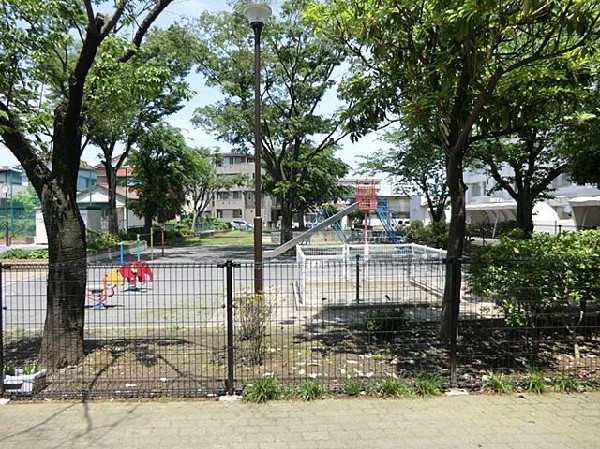 滝頭第二公園(滝頭第二公園まで400m)