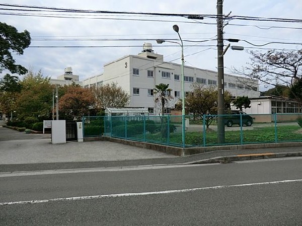 横浜市立金沢中学校(横浜市立金沢中学校まで1400m 中学校近くで通学安心です♪)