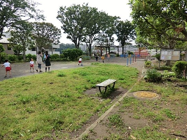 戸塚町南第一公園(戸塚町南第一公園まで300m)