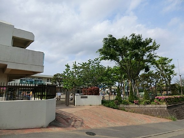 たかとり幼稚園(たかとり幼稚園まで1200ｍ)