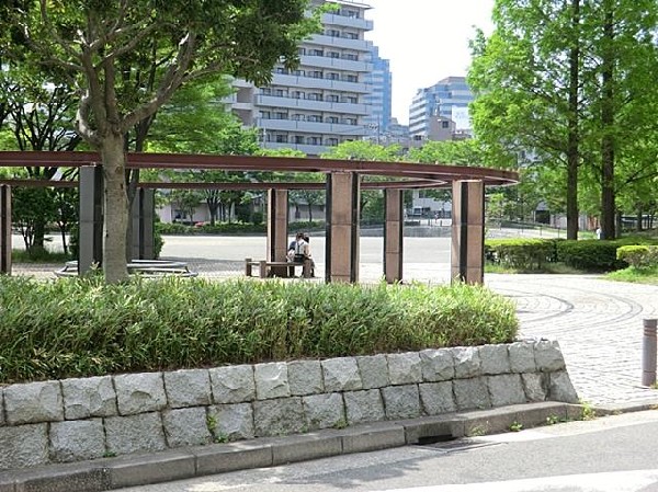 西久保町公園(西久保町公園まで350m)