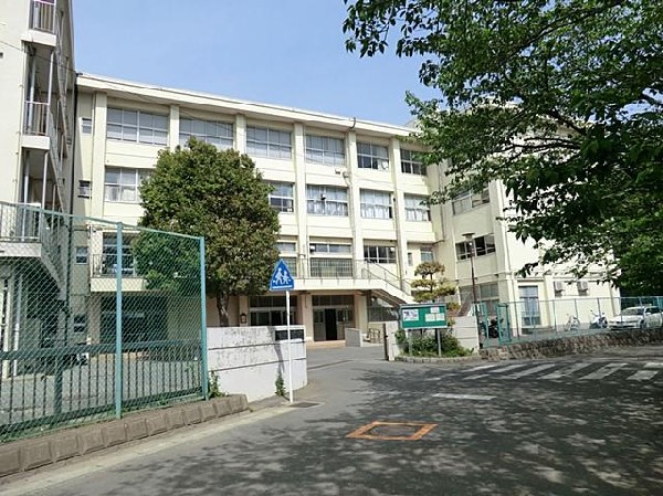 鎌倉市立玉縄中学校(鎌倉市立玉縄中学校まで850m)