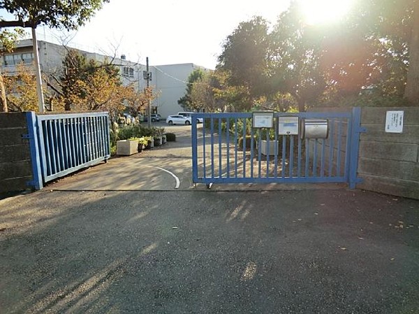 横浜市立深谷中学校(横浜市立深谷中学校まで500m)