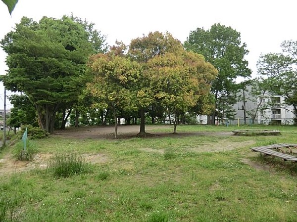 笹下御下公園(笹下御下公園まで400m)