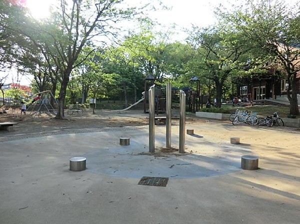 神大寺中央公園(神大寺中央公園まで450m)