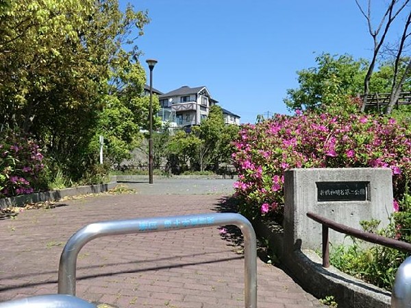 新橋神明谷第二公園(新橋神明谷第二公園まで350m)
