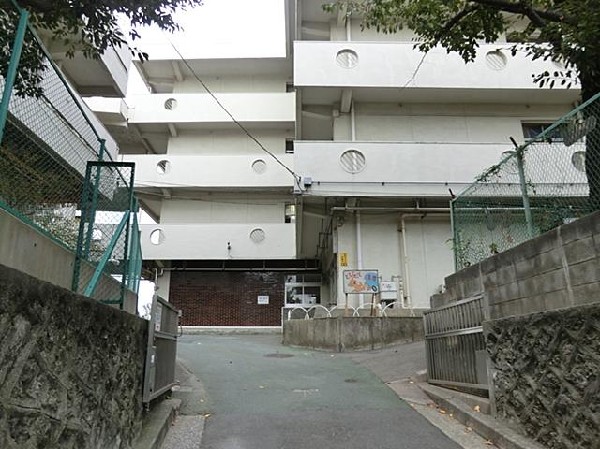 横浜市立屏風浦小学校(横浜市立屏風浦小学校まで950m 小学校近く♪お子様も通学も安心です♪)