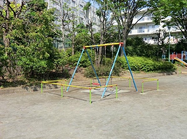 東寺尾一丁目第三公園(東寺尾一丁目第三公園まで40m)