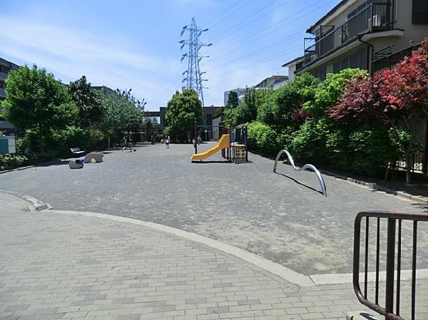 松見町四丁目公園(松見町四丁目公園まで500m)