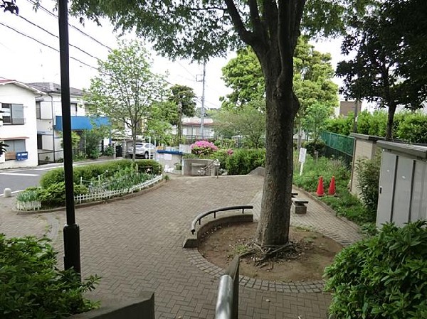 鷺山公園(鷺山公園まで300m)