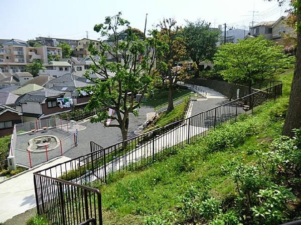 西寺尾第四公園(西寺尾第四公園まで210m)