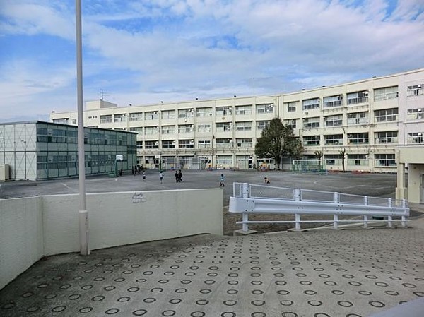 横浜市立本宿小学校(横浜市立本宿小学校まで500m)