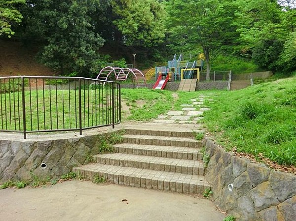 弘明寺公園(弘明寺公園まで450m)