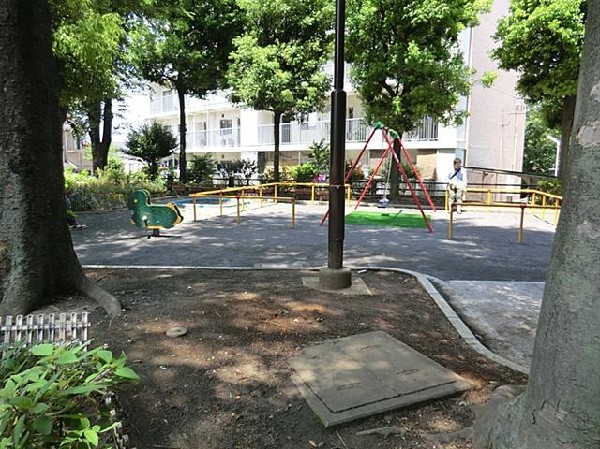 戸塚町北公園(戸塚町北公園まで300m)