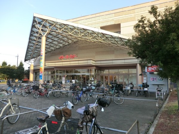 イトーヨーカドー川崎店(食料品だけではなく生活用品、衣料品、医薬品等豊富な品揃えで、お買い物はここだけで済みそうですね。ネットスーパーにも力を入れています。)