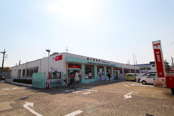 鶴川郵便局(近くにあると便利な郵便局。窓口は朝8：00～、ATMは朝9：00～営業しています。)