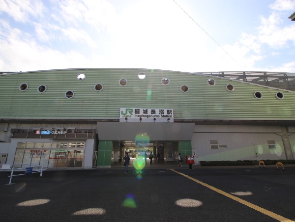 稲城長沼駅(駅近くには「いなぎ発信基地ペアテラス」（観光案内スポット）があり、イベントなども開催しています。)