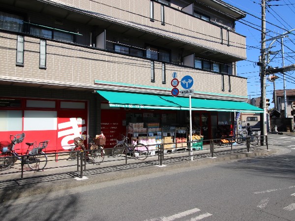 まいばすけっと上小田中1丁目店(地域に根ざしたサービスで、忙しい日常をサポート。お客様のライフスタイルに合わせた多彩な商品を取り揃えています。)