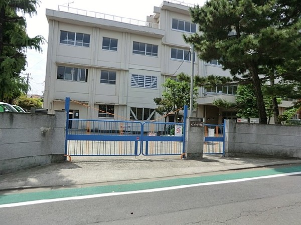 梶ヶ谷小学校(梶ヶ谷小は、ひと・もの・こととかかわりあって学び続ける子どもを育てます。)