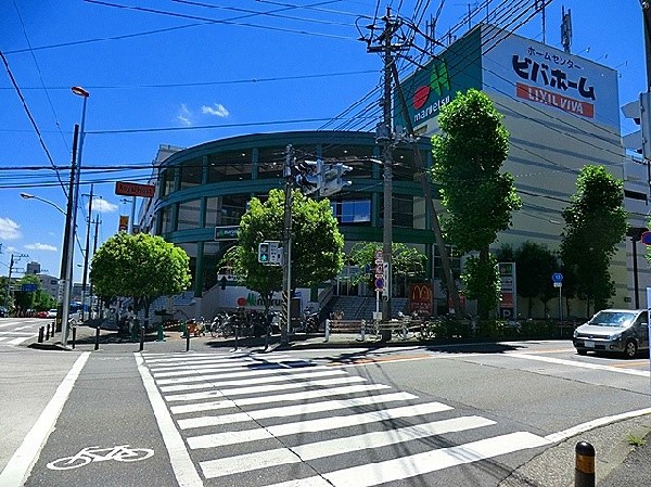 マルエツ川崎宮前店(周囲にはいくつかのスーパーが点在しており、目的や曜日などで使い分けるもの良いですね。少し変わった食材で新しいお料理にチャレンジはいかがですか。)