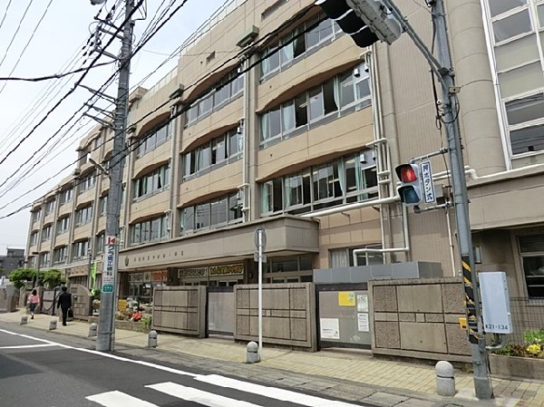 中野島小学校　(学校教育目標「なかよく学ぶ子　かんがえて行動する子　のびのびとたくましい子　しぜんを愛し思いやりのある子　まじめに最後までがんばる子」。)