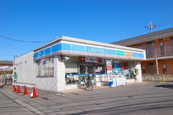 ローソン川崎久地1丁目店(時間を問わず、幅広い品物が揃うコンビニ。やっぱり近いと嬉しい。)