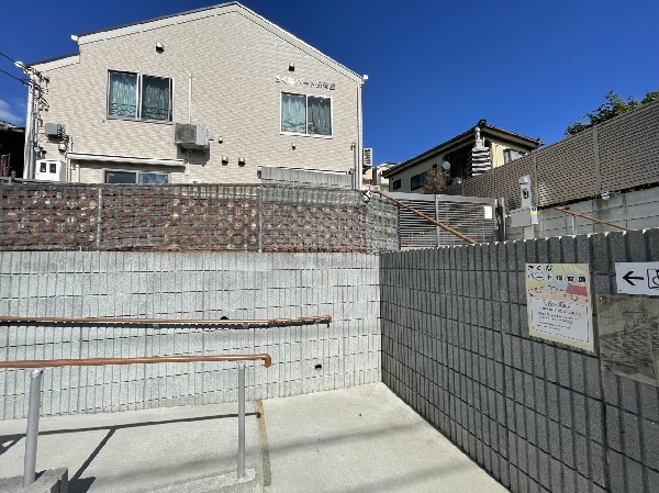 きくなハート保育園(保育所保育指針及び保育課程に沿って乳幼児の発達に必要な保育・教育を提供する保育園です。)