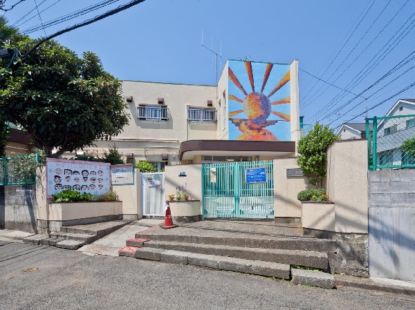 高石保育園(給食がある。園庭が広く子供たちが楽しそうに走り回っている。いい先生が多く、安心して預けられると評判。)