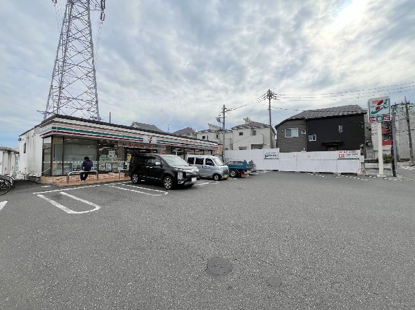 セブンイレブン川崎井田2丁目店(セブンミール、お弁当に定評のあるセブンイレブン、コンビニエンスの最大手ですね。)
