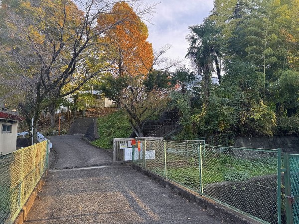 町田第三小学校(安心の通学環境です。緑が多く静かな住宅街の中に位置しており、学びや遊びの環境が整った子育てに優しい立地です。)