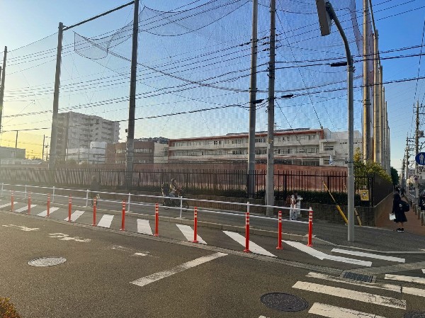 町田第一中学校(少人数授業や支援学級も整った教育環境で、部活動・施設も充実しており、地域とのつながりもある落ち着いた学びの場と言えます。)